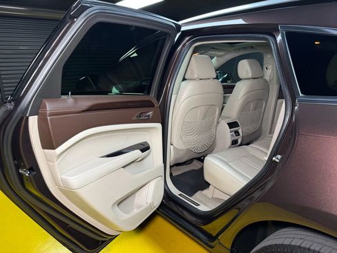 Used 2015 Cadillac SRX Luxury w/ Driver Awareness Package image 17