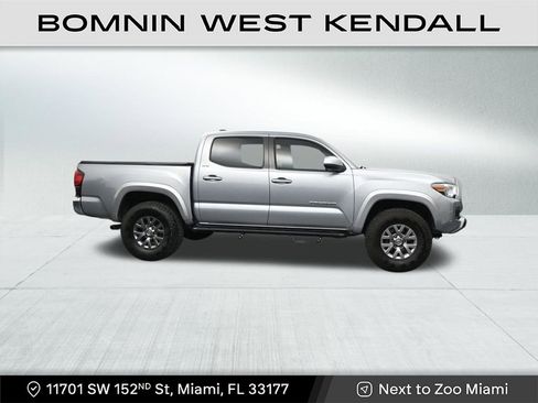 Used 2019 Toyota Tacoma SR5 w/ SR5 Appearance Package (SM) image 6