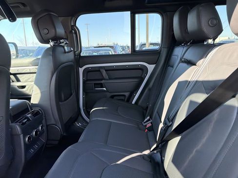 New 2026 Land Rover Defender 110 X-Dynamic SE image 12