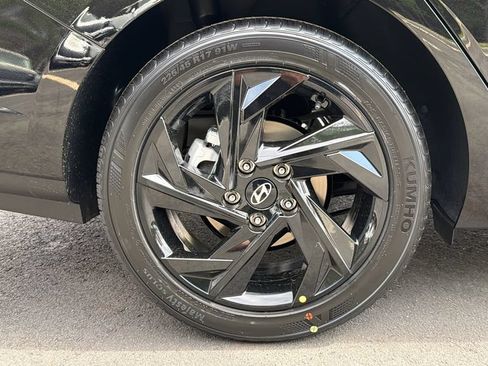 New 2026 Hyundai Elantra Sport FWD image 18