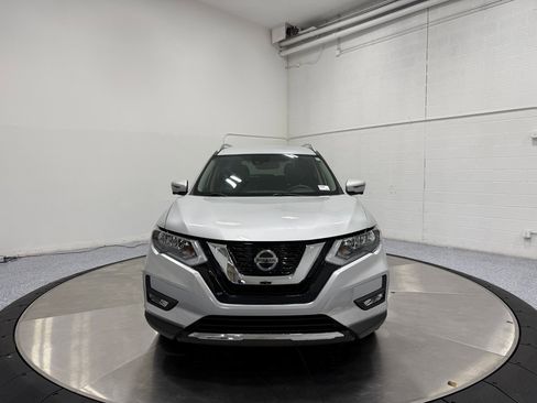 Used 2020 Nissan Rogue SL image 2