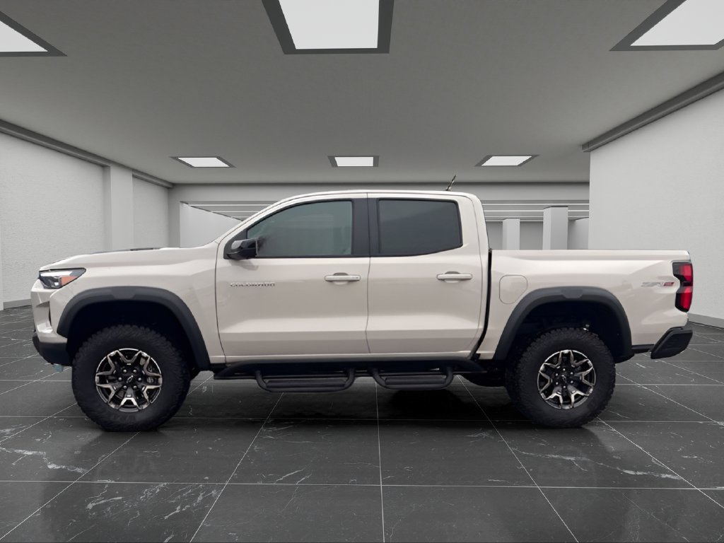 Used 2026 Chevrolet Colorado ZR2 w/ Technology Package AWD/4WD image 9