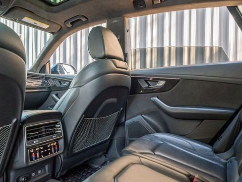 Used 2021 Audi Q8 Prestige w/ Prestige Package image 35