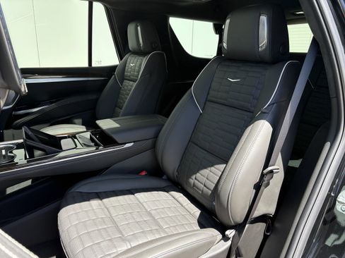 New 2026 Cadillac Escalade Platinum Sport AWD/4WD image 13