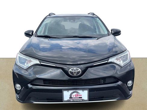 Used 2018 Toyota RAV4 XLE w/ Plus Extra Value Package FWD image 9
