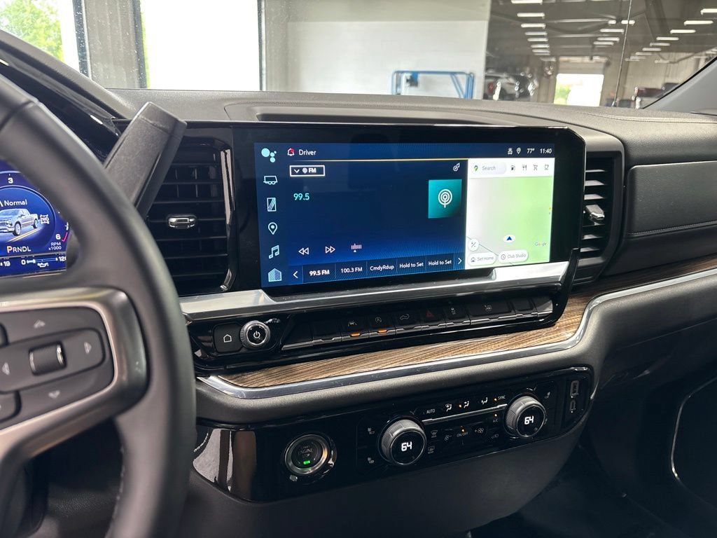 Used 2024 Chevrolet Silverado 1500 LT AWD/4WD image 16