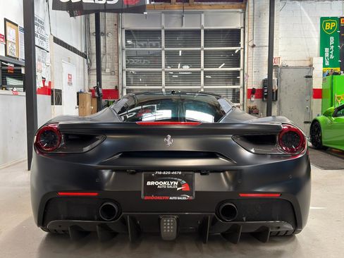 Used 2018 Ferrari 488 GTB image 7
