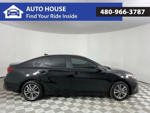 Used 2024 Kia Forte LXS FWD image 4