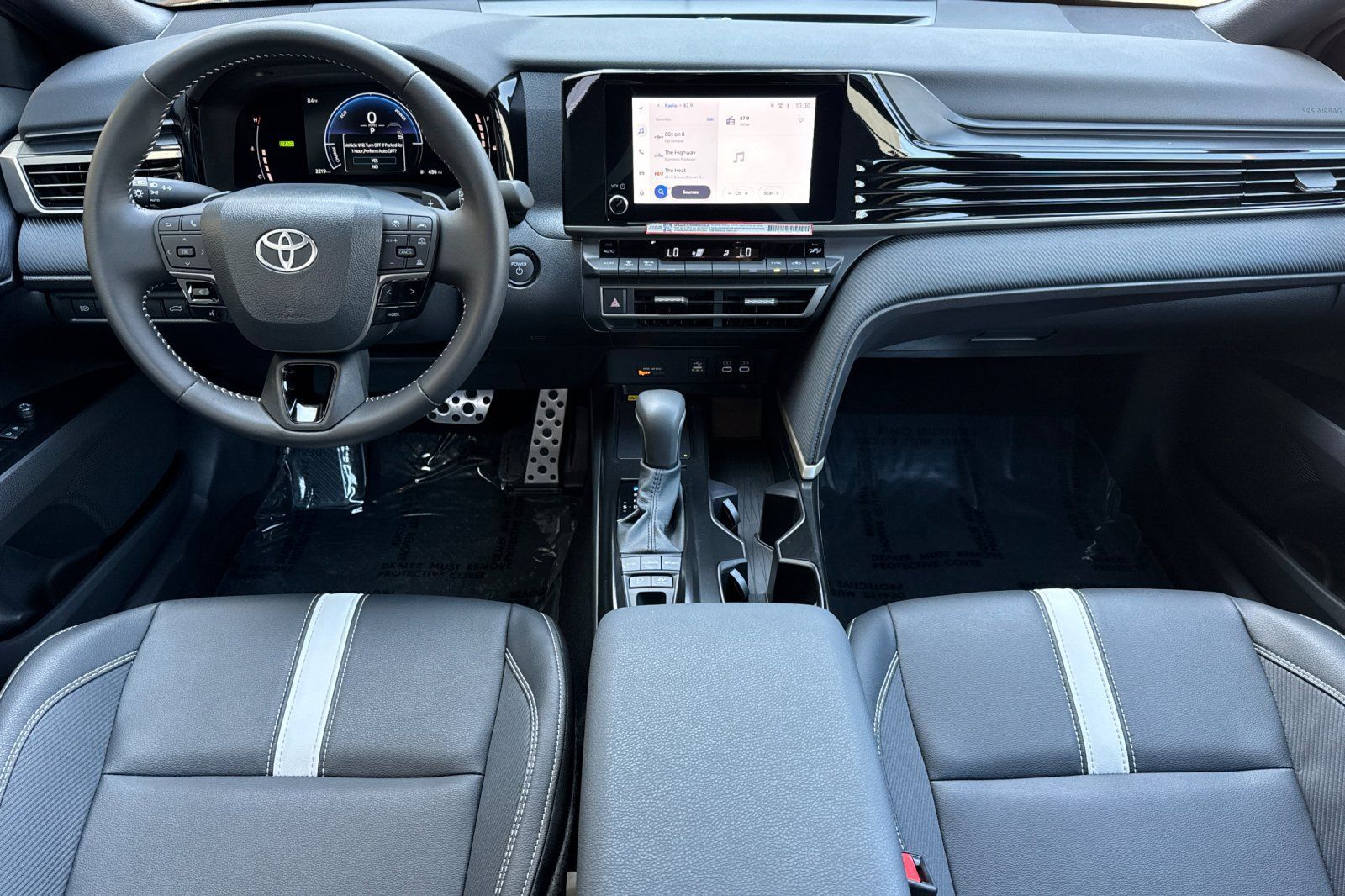 Used 2026 Toyota Camry Hybrid FWD image 18