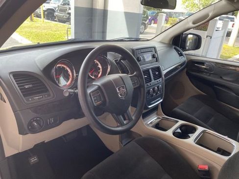 Used 2016 Dodge Grand Caravan SXT image 14