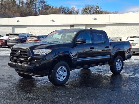 Used 2023 Toyota Tacoma SR image 3