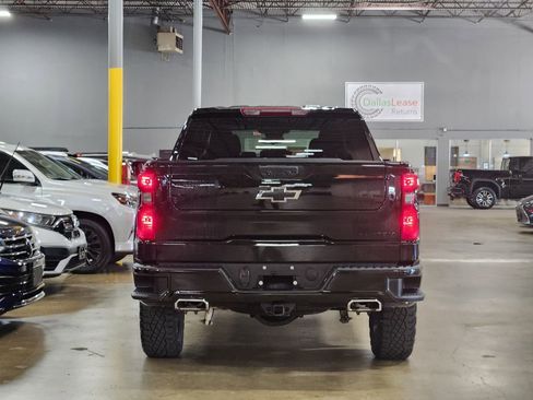 Used 2024 Chevrolet Silverado 1500 Custom Trail Boss w/ Midnight Edition AWD/4WD image 8