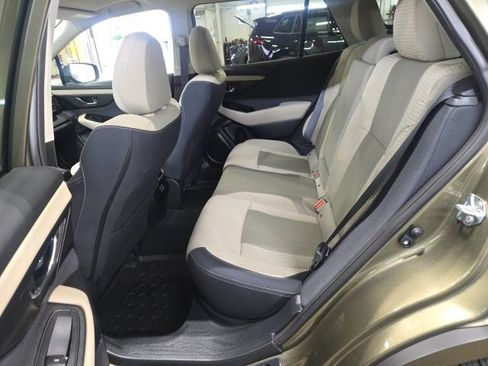 Used 2025 Subaru Outback Premium AWD/4WD image 18