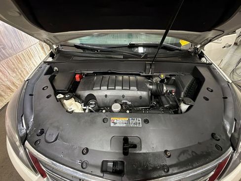Used 2015 Chevrolet Traverse LT image 26