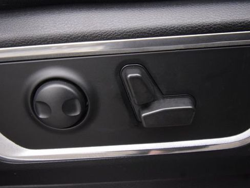 Used 2023 RAM 1500 Laramie AWD/4WD image 21