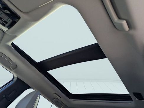 New 2025 Mitsubishi Outlander SE image 24