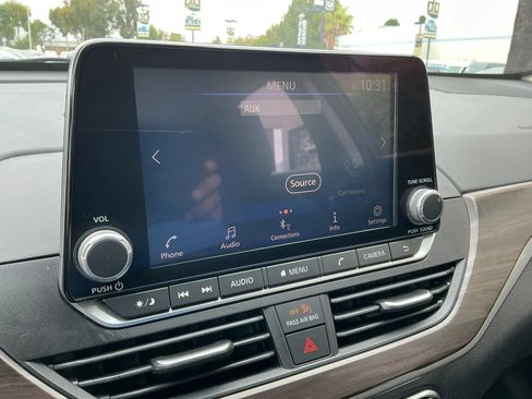 Used 2024 Nissan Altima 2.5 SV FWD image 25