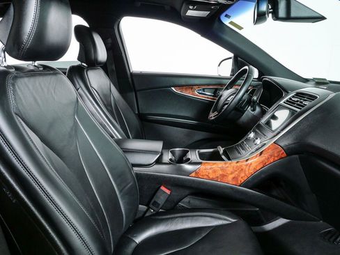 Used 2018 Lincoln MKX Reserve w/ Lincoln MKX Climate Package FWD image 23