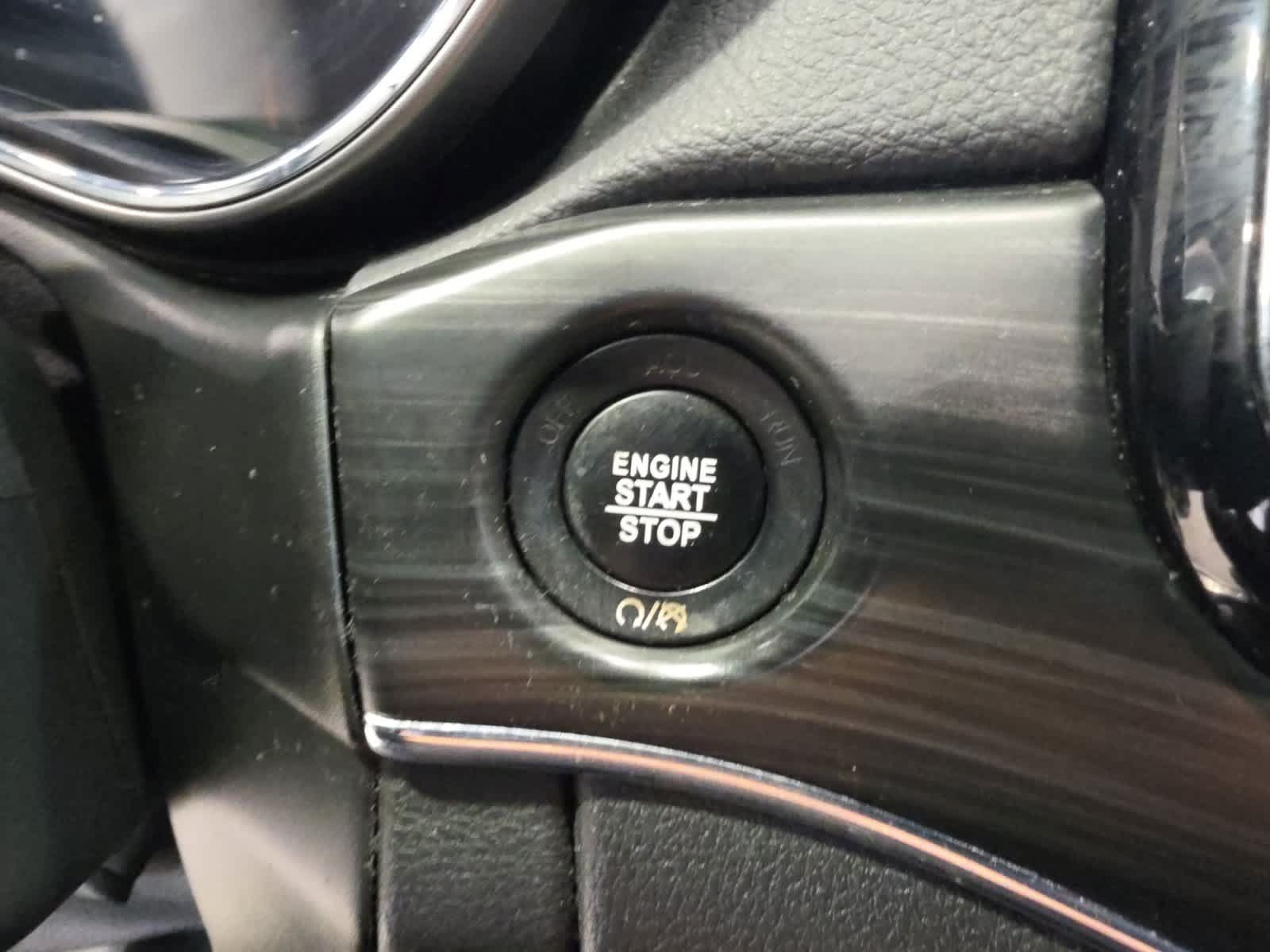 Used 2019 Jeep Grand Cherokee Limited AWD/4WD image 23