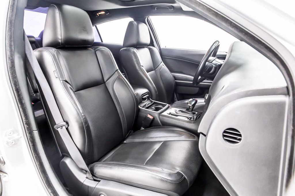 Used 2022 Dodge Charger SXT w/ Leather Interior Group RWD image 33