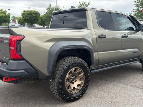 Used 2024 Toyota Tacoma 4x4 Double Cab Hybrid image 4