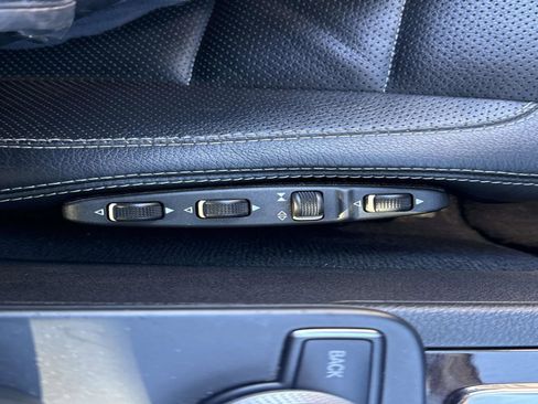 Used 2011 Mercedes-Benz E 550 Cabriolet image 28