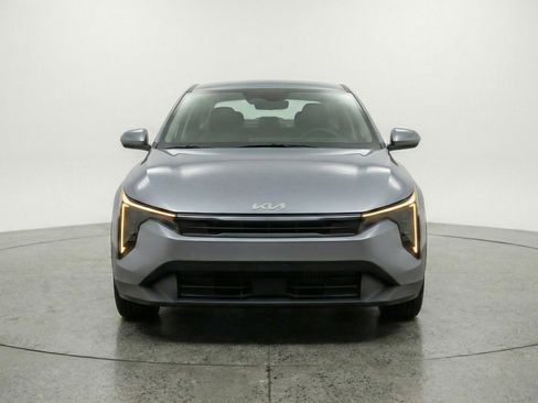 Used 2025 Kia K4 LXS image 2