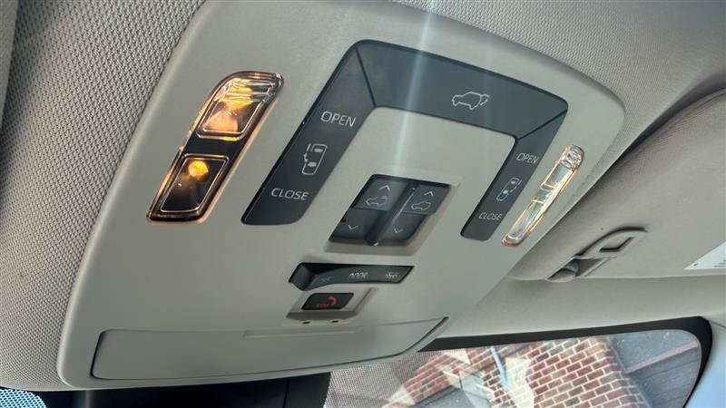 Used 2021 Toyota Sienna XLE AWD/4WD image 32