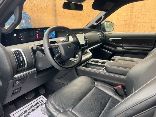 Used 2025 Ford Expedition Platinum w/ Stealth Appearance Package AWD/4WD image 21