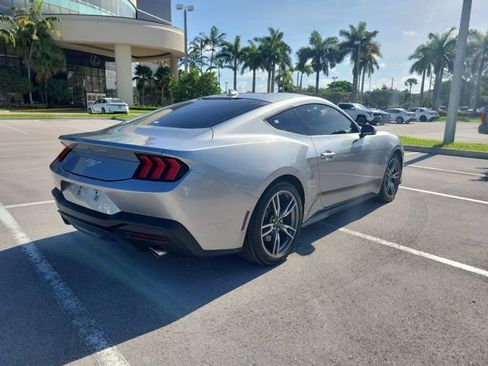 Used 2025 Ford Mustang Coupe RWD image 7