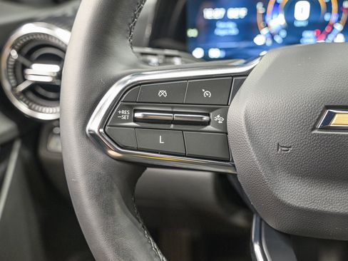 Used 2025 Chevrolet Equinox LT image 18