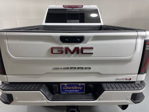 Used 2024 GMC Sierra 2500 AT4 w/ AT4 Premium Plus Package image 7