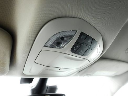 Used 2022 Chrysler Pacifica Touring-L FWD image 35