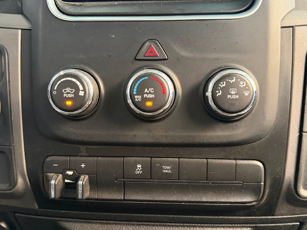 Used 2014 RAM 1500 Express RWD image 21