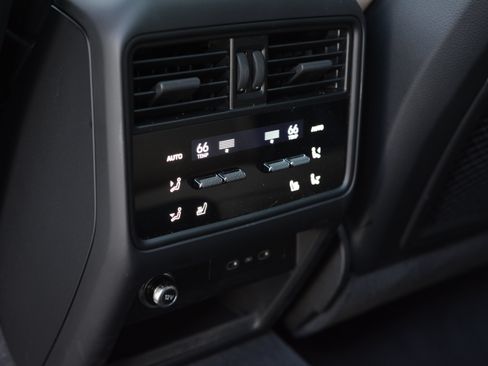 Certified 2026 Porsche Cayenne Coupe AWD/4WD image 32