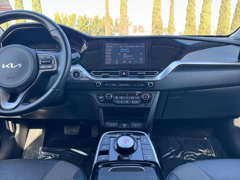 Used 2022 Kia Niro EX image 15