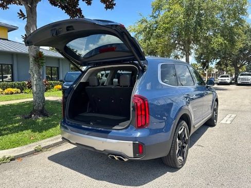 Used 2025 Kia Telluride S AWD/4WD image 17