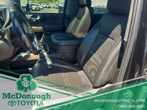 Used 2022 GMC Sierra 2500 Denali w/ Denali Black Diamond Edition AWD/4WD image 19
