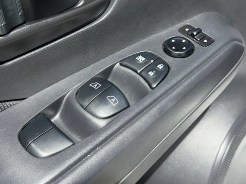 Used 2024 Nissan Kicks S FWD image 13