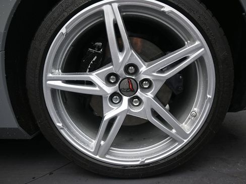 Used 2025 Chevrolet Corvette Stingray Coupe w/ 1LT RWD image 10