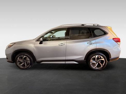 Used 2023 Subaru Forester Touring w/ Popular Package #2 AWD/4WD image 3