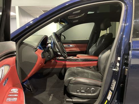 Used 2022 Genesis GV70 3.5T Sport w/ Sport Prestige Package image 17