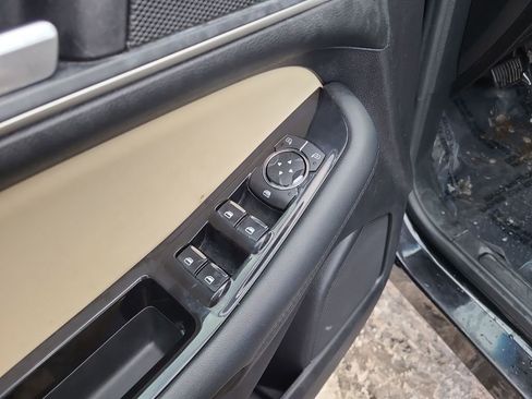 Used 2019 Ford Edge SEL image 19