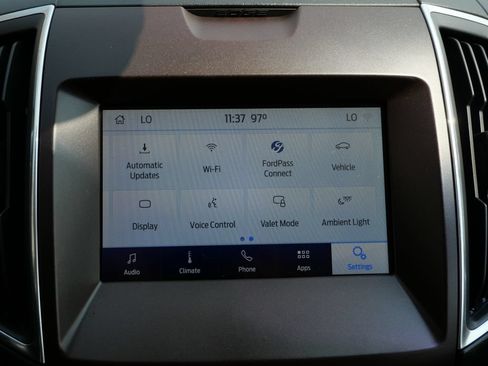 Used 2020 Ford Edge Titanium AWD/4WD image 32