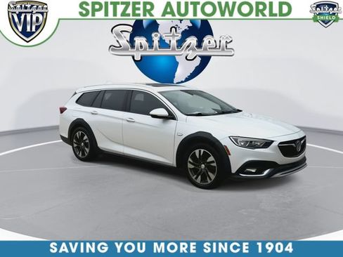 Used 2019 Buick Regal Essence w/ Sights and Sounds Package AWD/4WD image 3