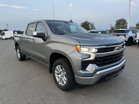 Used 2024 Chevrolet Silverado 1500 LT AWD/4WD image 12