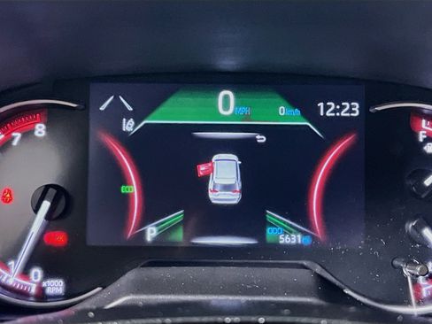 Used 2024 Toyota RAV4 LE FWD image 22