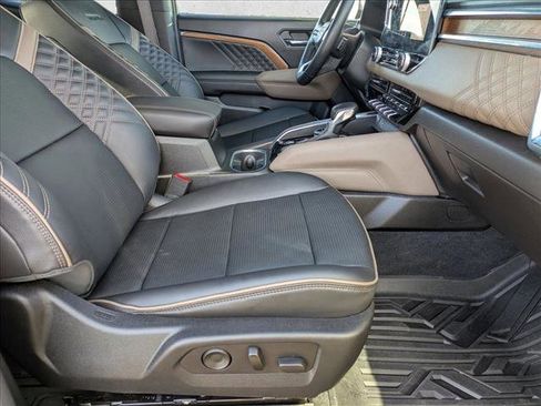 Used 2023 GMC Canyon Denali w/ Denali Black Edition image 22