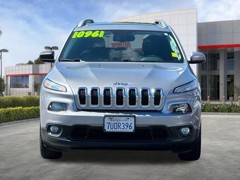 Used 2016 Jeep Cherokee Latitude w/ Comfort/Convenience Group FWD image 10