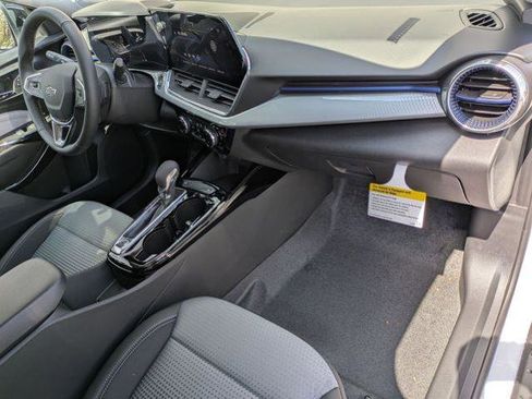 New 2026 Chevrolet Trax LT image 28